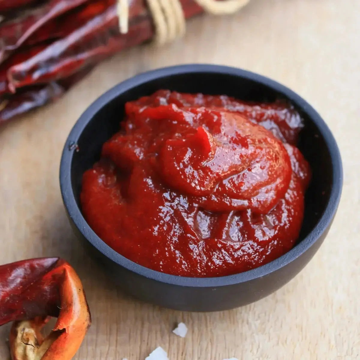 Kjøp WANG Korean Gochujang Hot Pepper Paste Fermented, 2x500g på nett - Fodda.no Asiatiske nettbutikk