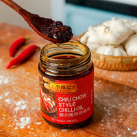 Kjøp Chiu Chow Chilli Oil - Lee Kum Kee, 335g - Fodda.no Asiatisk Nettbutikk - Rask levering i hele Norge