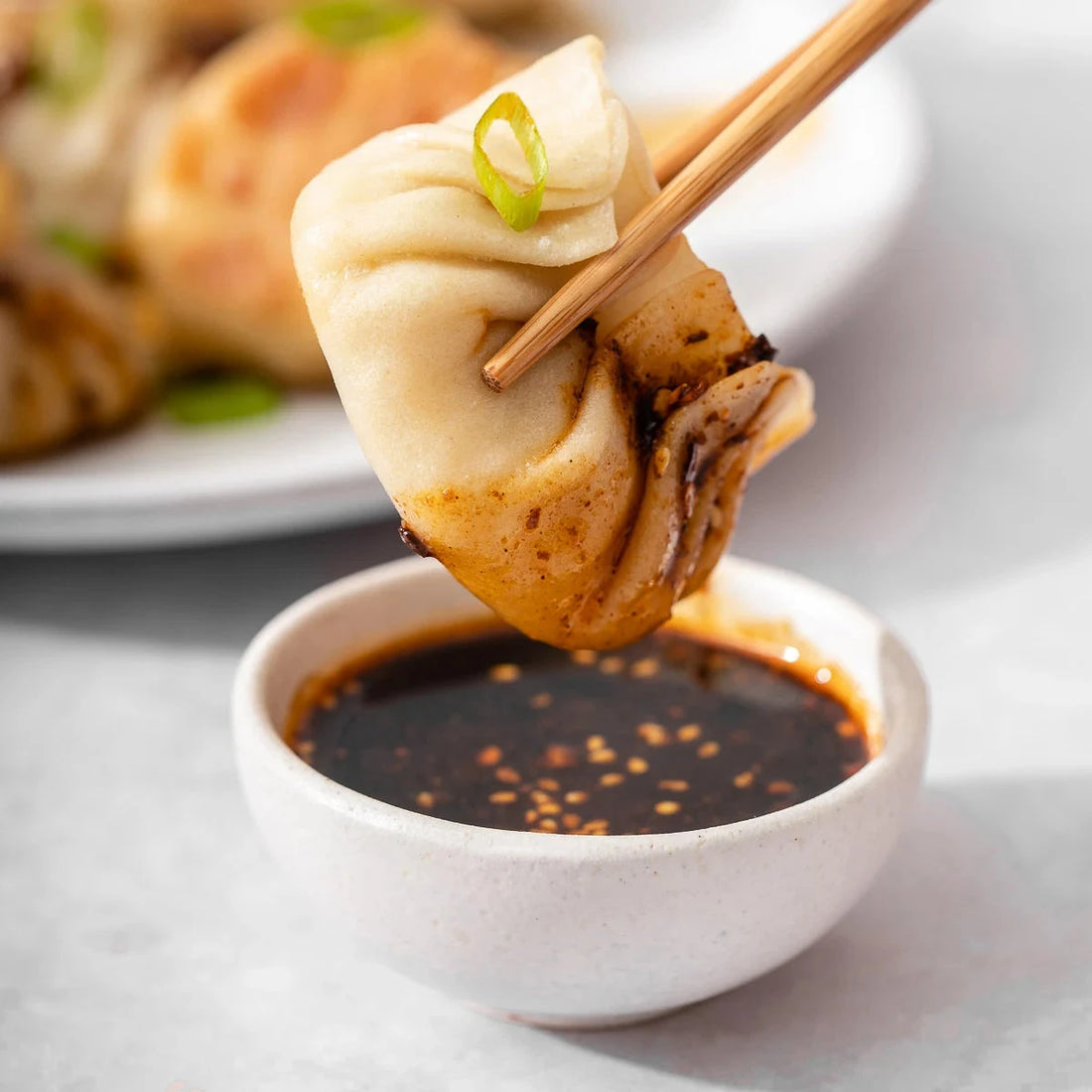 Kjøp Dumpling Dipping Sauce Hot - Six Fortune, 230g - Fodda.no Asiatisk Nettbutikk - Rask levering i hele Norge