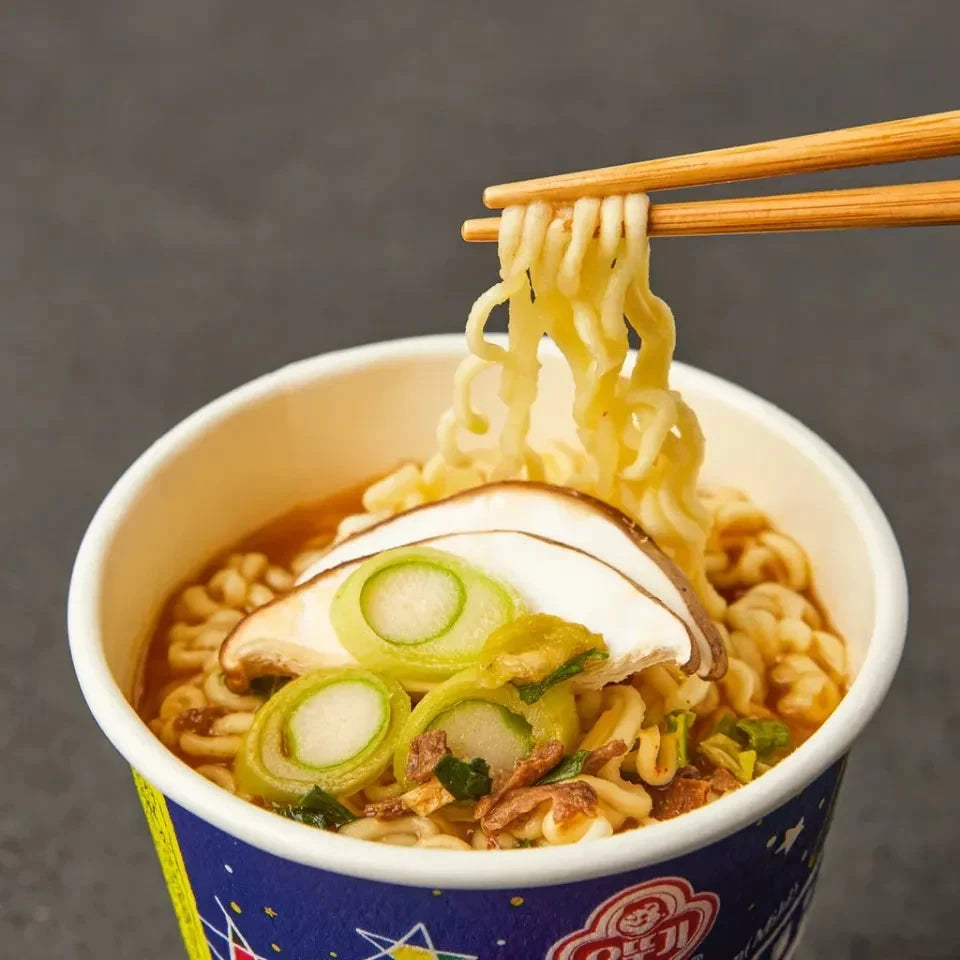 Kjøp Instant Cup Noodle Jin Ramen Mild - Ottogi, 65g - Fodda.no Asiatisk Nettbutikk - Rask levering i hele Norge