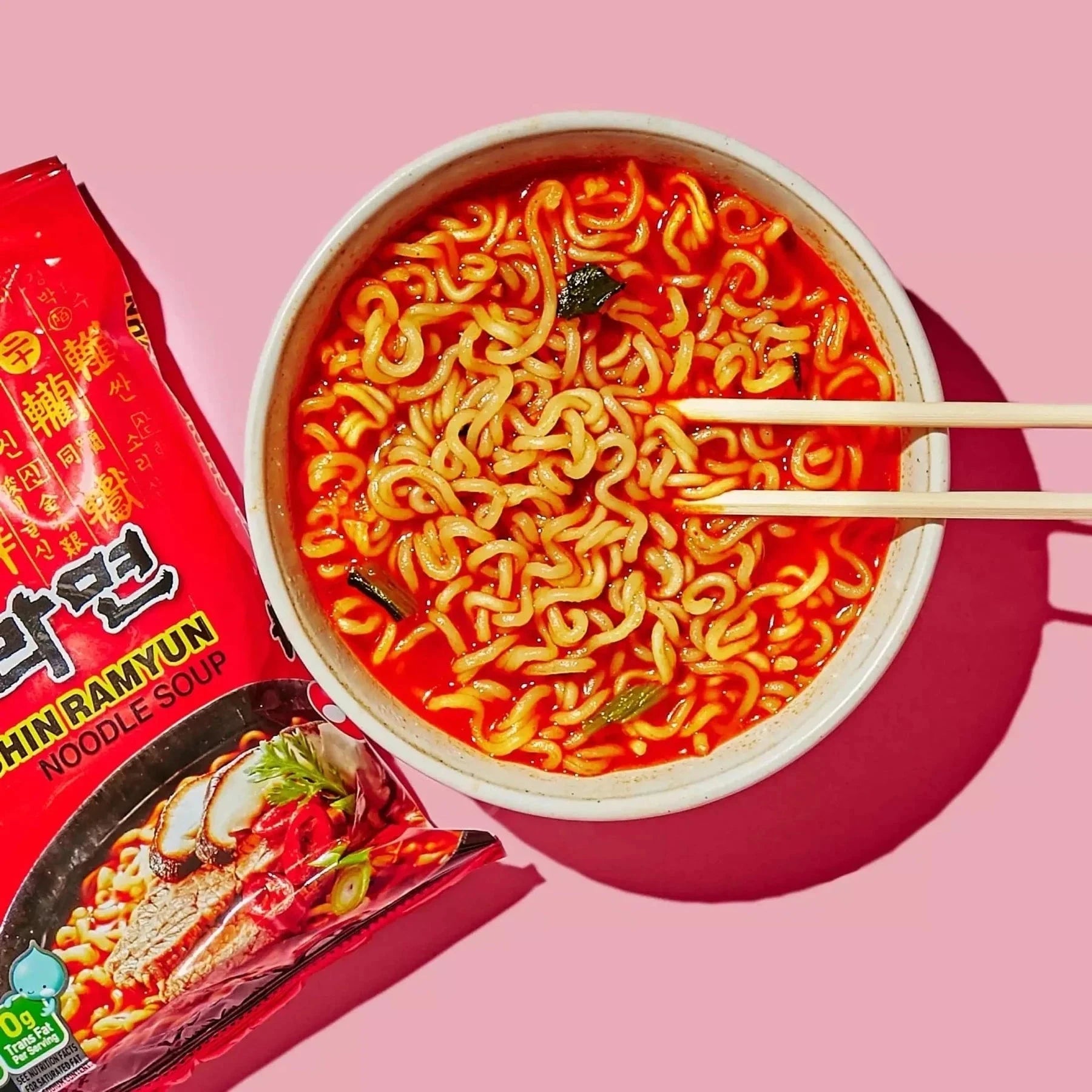 Kjøp Nongshim Shin Ramyun Koreansk Nudler 10-Pakning, 10x120g på nett - Fodda.no Asiatisk Nettbutikk - Rask levering i hele Norge