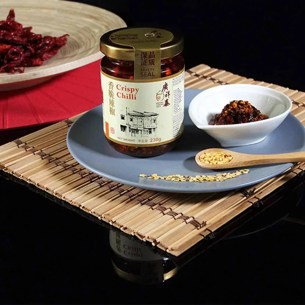 Kjøp Premium Crispy Chilli in Oil - Kwong Cheong Thye, 230g - Fodda.no Asiatisk Nettbutikk - Rask levering i hele Norge