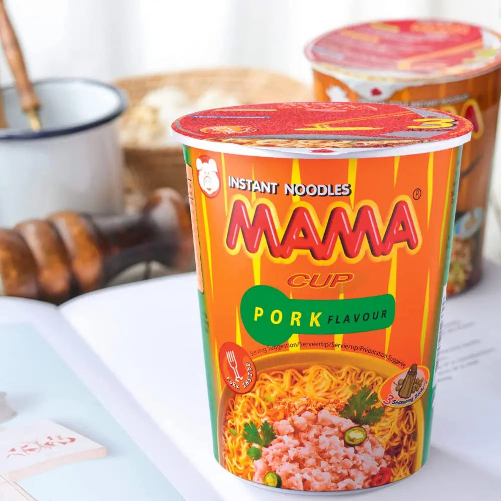 Kjøp Mama Cup Pork Flavour Instant Noodles, 70g på nett - Fodda.no Asiatiske nettbutikk